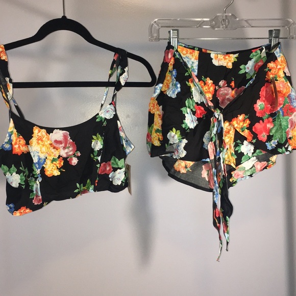 Two-Piece Set - Picture 1 of 3